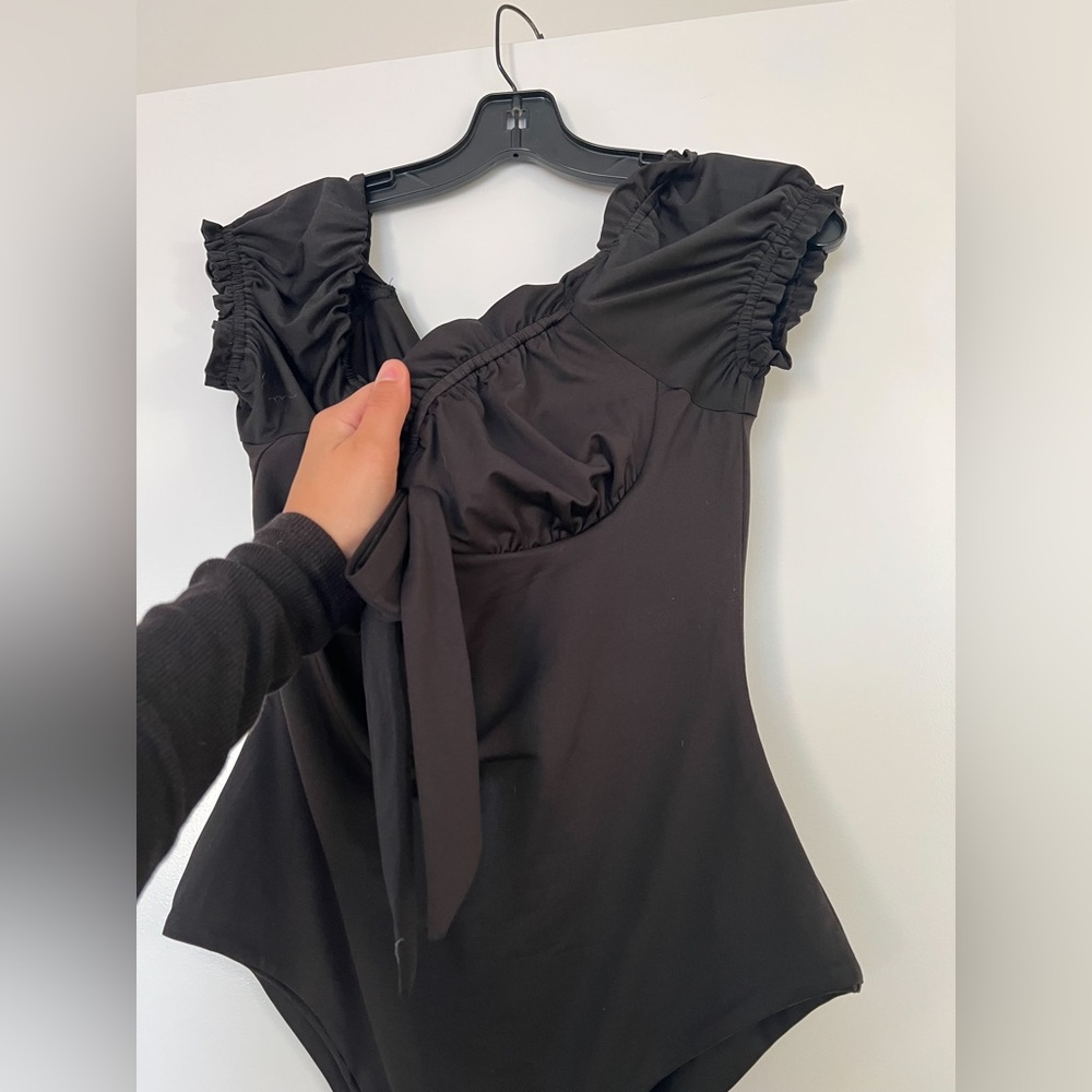 UNWORN. Princess Polly black bodysuit ruched bustier milkmaid short sleeve Large